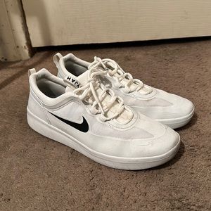 Nike SB Nyjah Free 2 (size 9)
